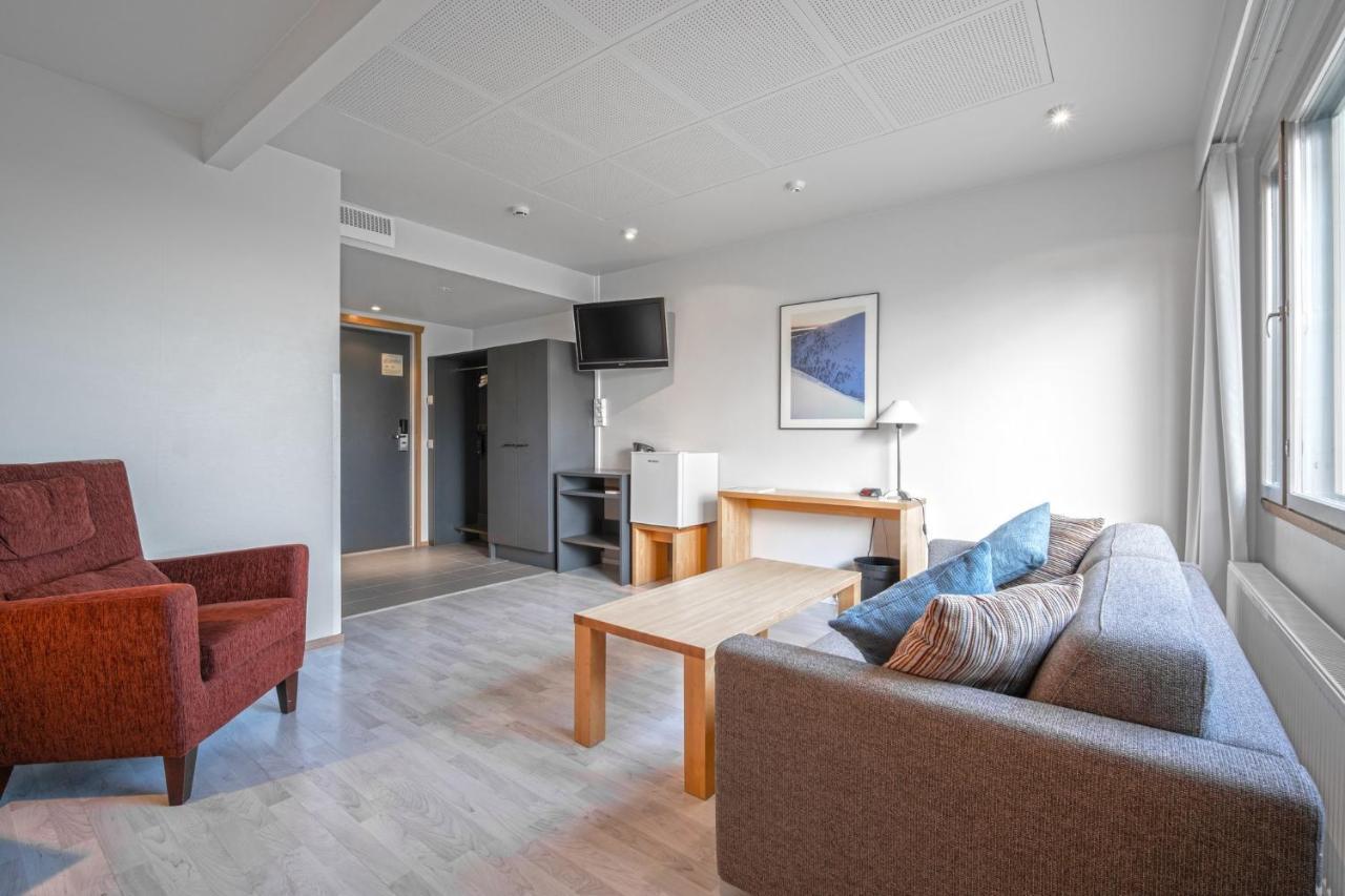 Ski-Inn Hotel Pyhaetunturi Bagian luar foto